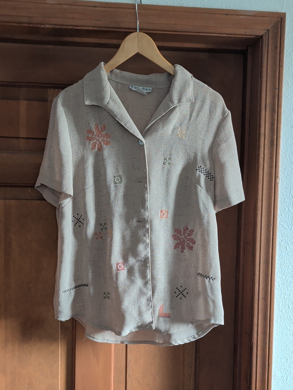 Vintage dress barn Beige Short-Sleeve Button-Down Shirt with Embroidered Shapes